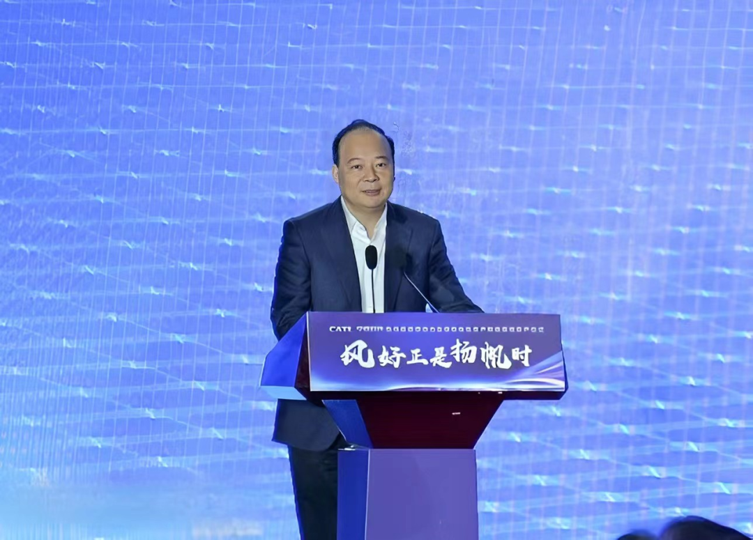 02-配文插图-YP街机电子董事长、总经理曾毓群发表致辞.png